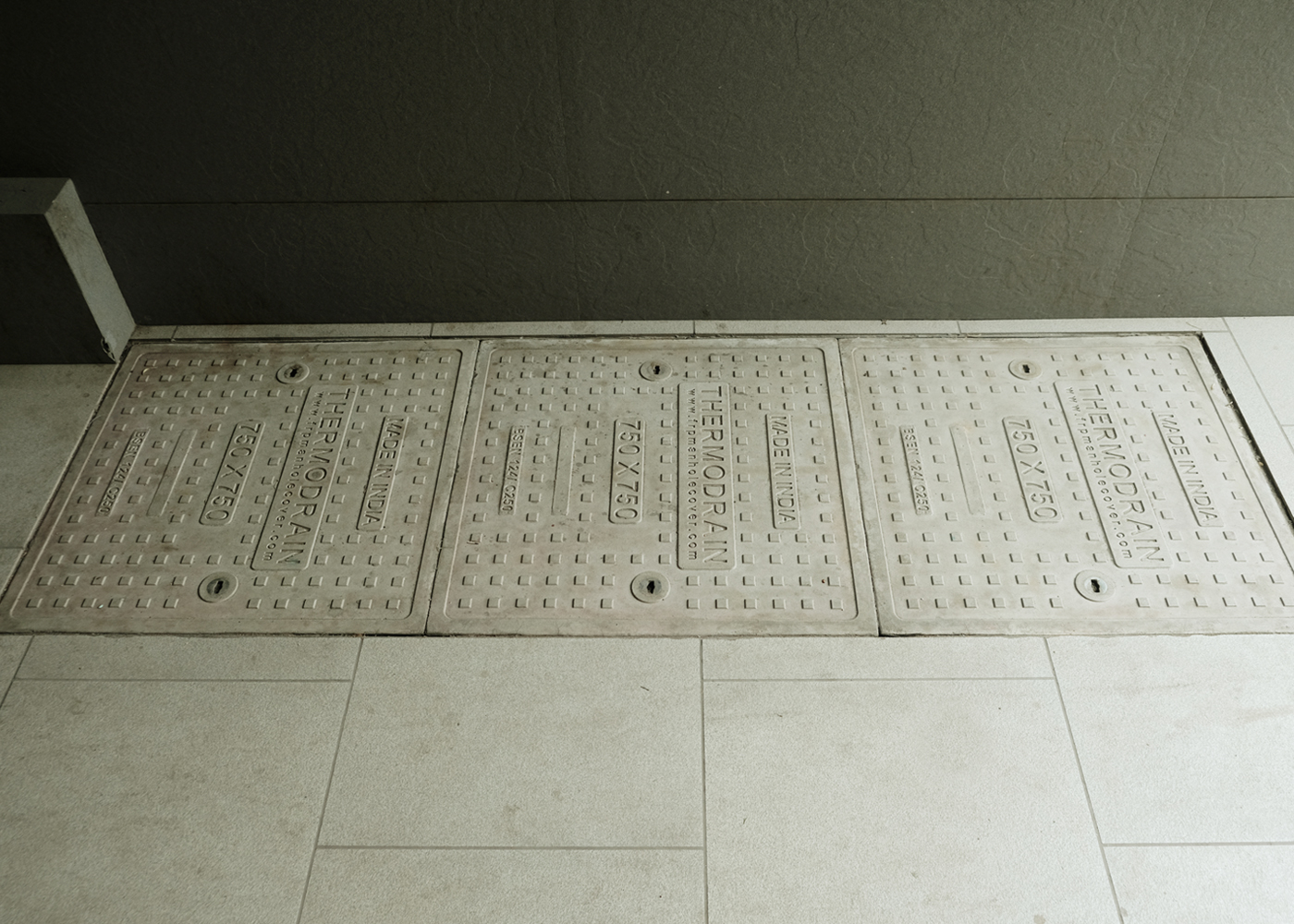 multiple-covers-with-frame